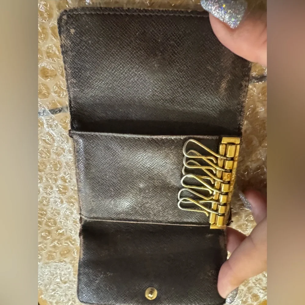 Louis Vuitton Damier key holder fair